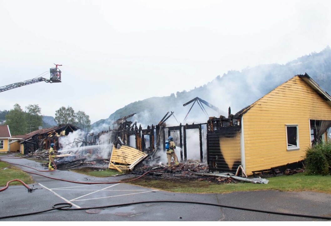 Kvinesdal juli 2019. Syv kommunale leiligheter gikk tapt i brannen (foto: Thor Kr. Adolfsen). Kvinesdal juli 2019. Syv kommunale leiligheter gikk tapt i brannen (foto: Thor Kr. Adolfsen).