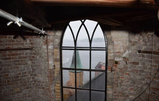 Kragerø kirke har fått vanntåkeanlegg
