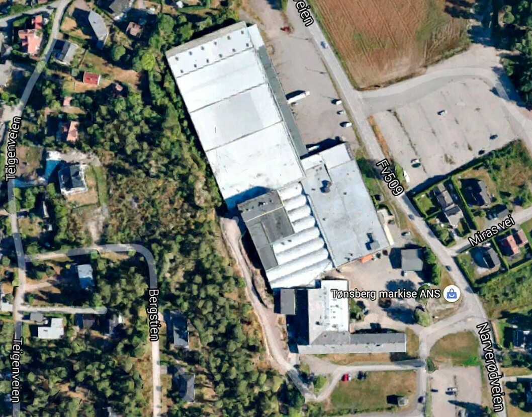 Omfattende bygningsmasse gikk tapt i brannen. (Illustrasjon hentet fra Vestfold Interkommunale Brannvesen). Omfattende bygningsmasse gikk tapt i brannen. (Illustrasjon hentet fra Vestfold Interkommunale Brannvesen).