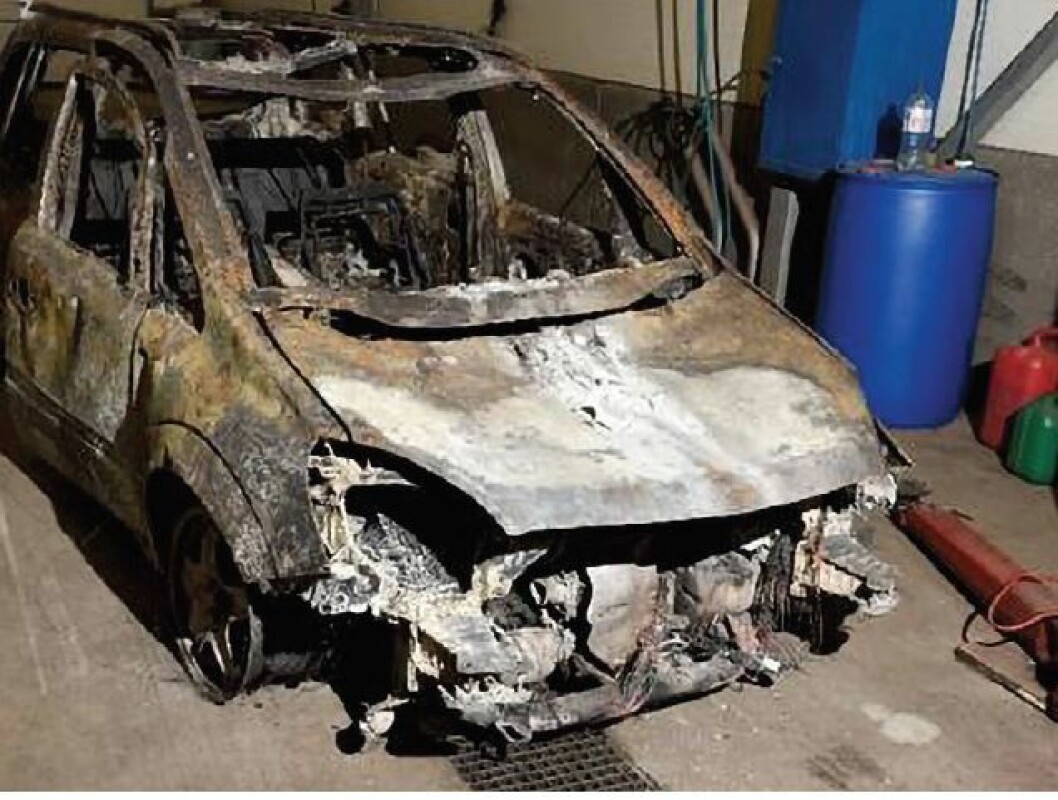 Bilen som startet storbrannen - en Opel Zafira (foto: Politiet). Bilen som startet storbrannen - en Opel Zafira (foto: Politiet).
