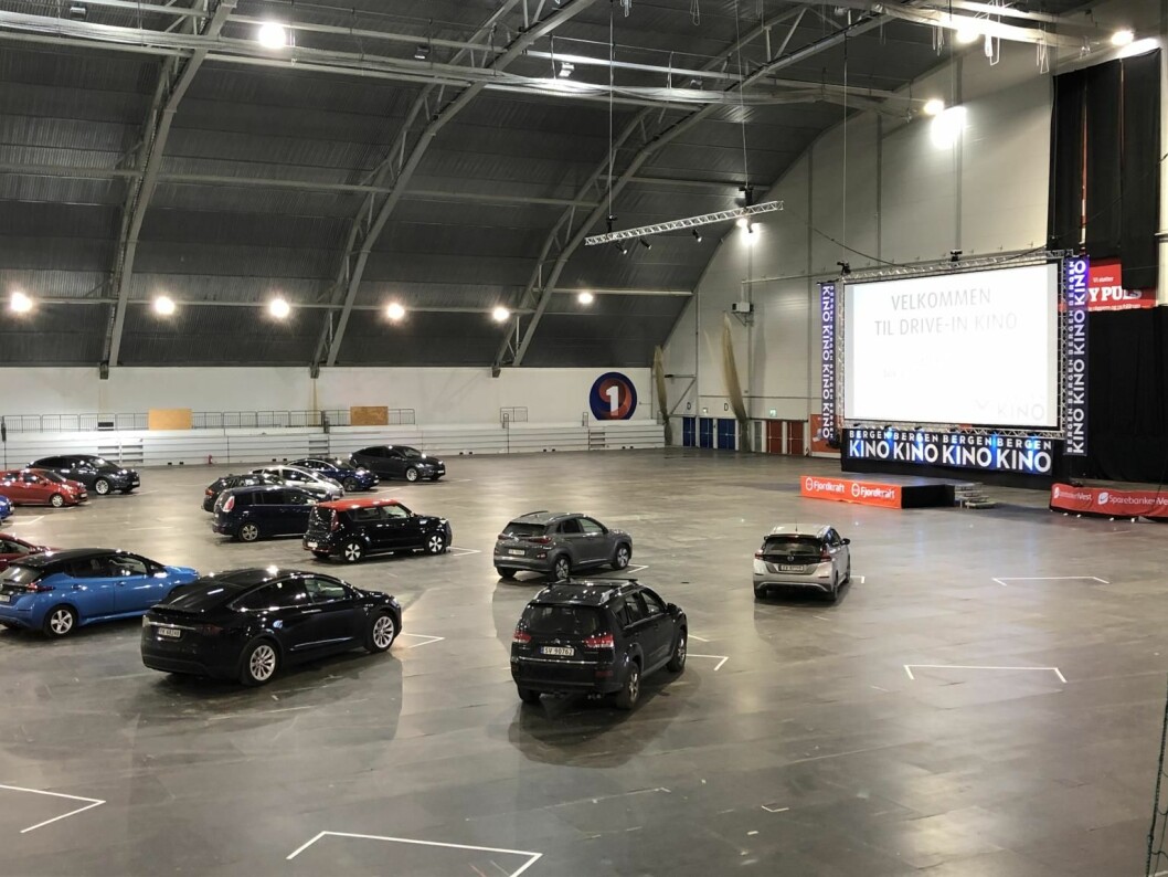 Godt oppmerkede plasser og god plass mellom bilene (foto: Firesafe). Godt oppmerkede plasser og god plass mellom bilene (foto: Firesafe).