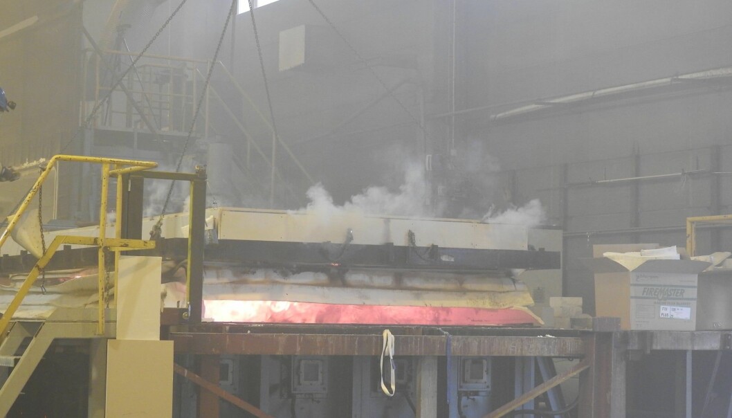 Bjelkelaget ble lagt horisontalt (foto: RISE Fire Research). Bjelkelaget ble lagt horisontalt (foto: RISE Fire Research).