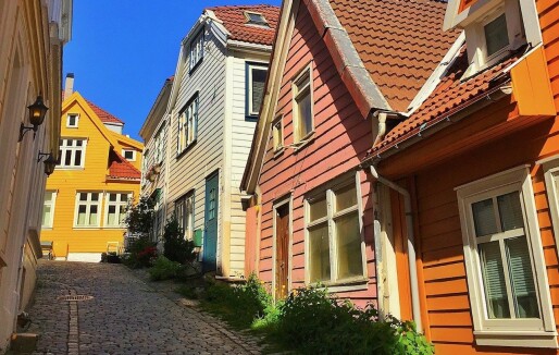 Utdeling av gratis branndeteksjon og komfyrvakt i trehusbebyggelsen i Bergen Utdeling av gratis branndeteksjon og komfyrvakt i trehusbebyggelsen i Bergen