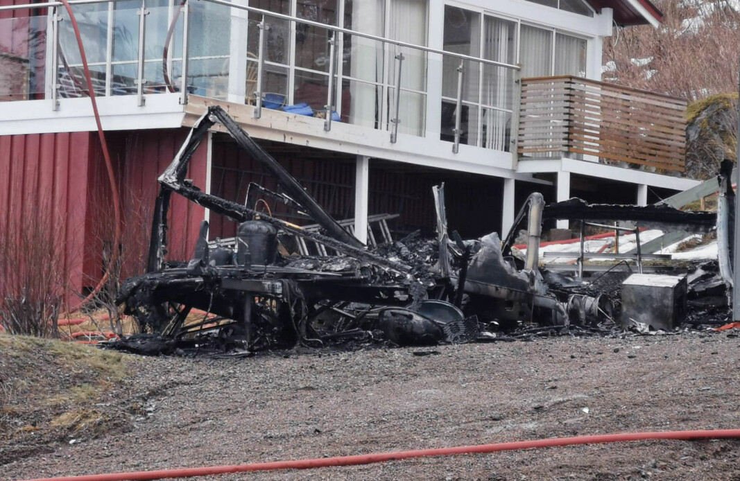 <p>Campingvognen som tok fyr i Lilleheia på Sortland brant ned til grunnen. Politiet mistenker ildspåsettelse.</p> <p>Campingvognen som tok fyr i Lilleheia på Sortland brant ned til grunnen. Politiet mistenker ildspåsettelse.</p>