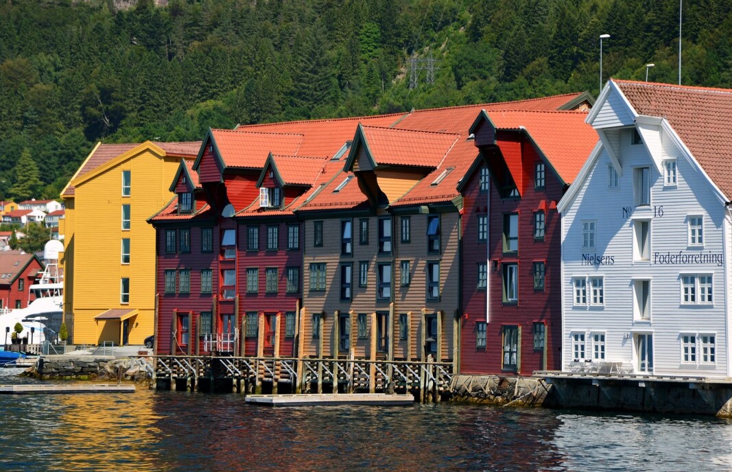 Kommunal- og moderniseringsdepartementet påpeker at Norge har bygget med tre i flere hundre år, og det er ingenting i denne saken som tilsier at vi ikke skal fortsette med det. Kommunal- og moderniseringsdepartementet påpeker at Norge har bygget med tre i flere hundre år, og det er ingenting i denne saken som tilsier at vi ikke skal fortsette med det.