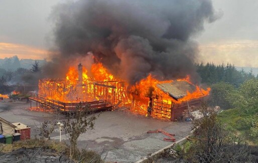 Brannen på Sotra: kraftig vind gjorde at brannen Brannen på Sotra: kraftig vind gjorde at brannen