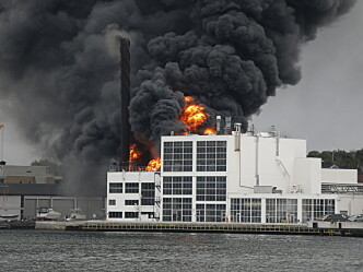 Jotun fabrikker i brann på dagen 45 år etter storbrann