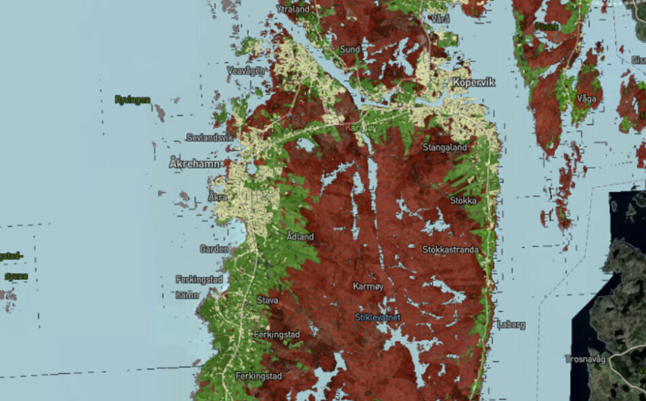 Figur 2. Karmøy kommune kan få store vegetasjonsbranner ved 'brann-vær' på grunn av stor brenselsbelastning i utmarken. Kartet viser spredningspotensiale for brann i rødt ved liten til moderat brannfare. Gult markerer bebyggelse.