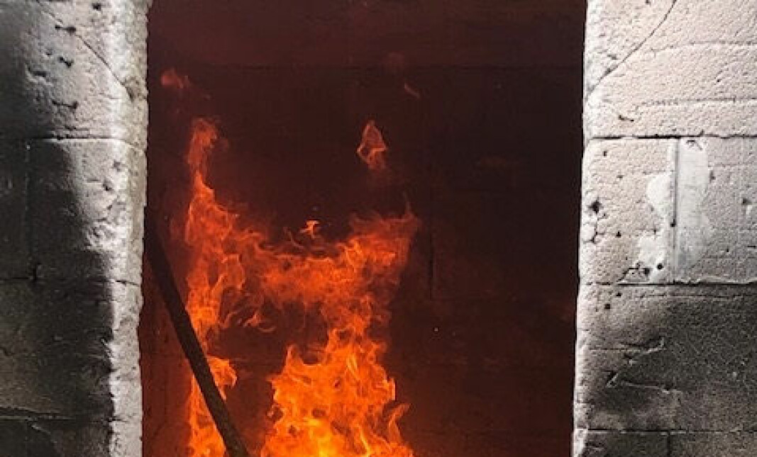 Fra en av fullskalatestene av brann- og slokkemetoder hos ResQ sikkerhetssenter og "Hall of flame". Fra en av fullskalatestene av brann- og slokkemetoder hos ResQ sikkerhetssenter og "Hall of flame".