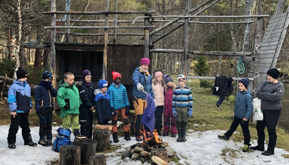 Når småspeiderne er 8-9 år gamle er det tid for å ta brannvernmerket, bildet er fra fjorårets øvelse. Når småspeiderne er 8-9 år gamle er det tid for å ta brannvernmerket, bildet er fra fjorårets øvelse.